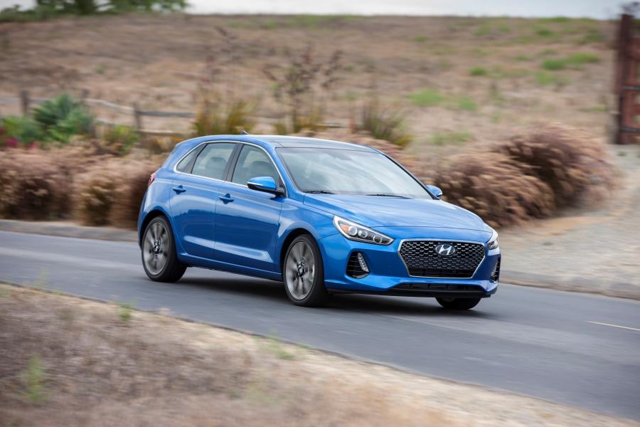  Hyundai Elantra GT Sport 2017 года  (фото 35 из 40)